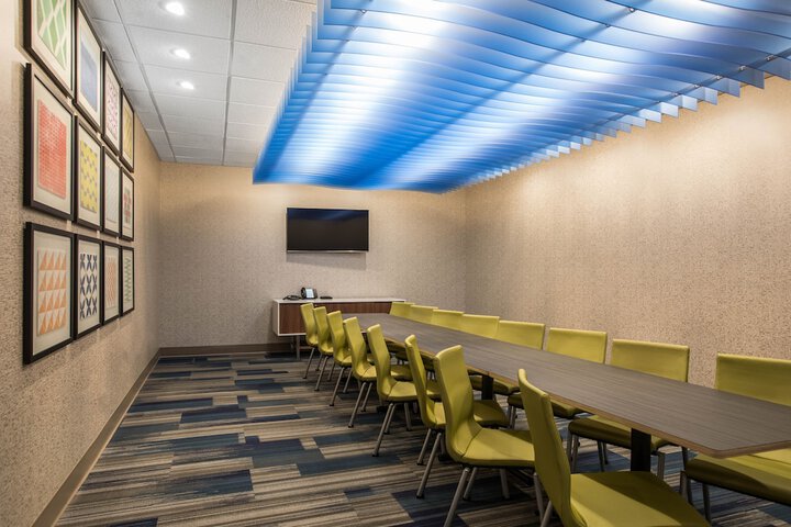 Holiday Inn Express & Suites Ludington by IHG