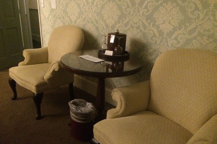 Room 46 of 104