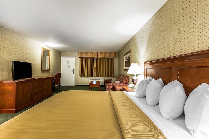 Room 17 of 39