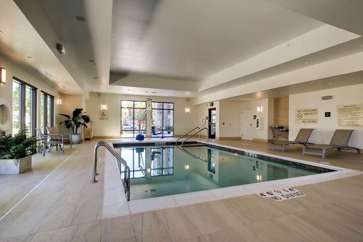 Hampton Inn & Suites Milwaukee West