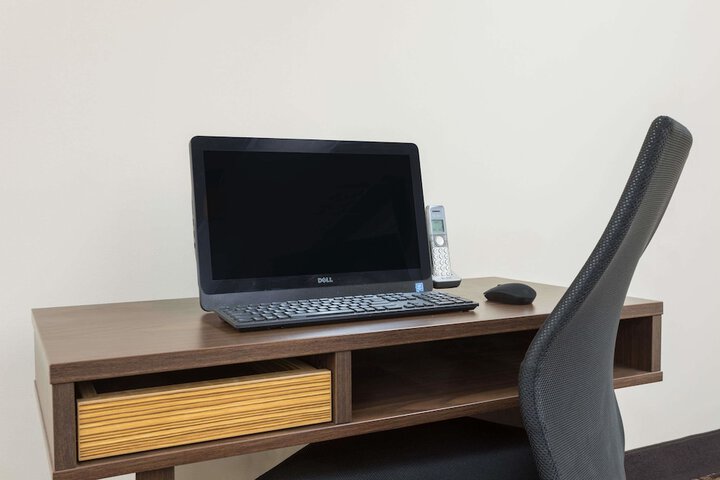 Business Center 21 of 21