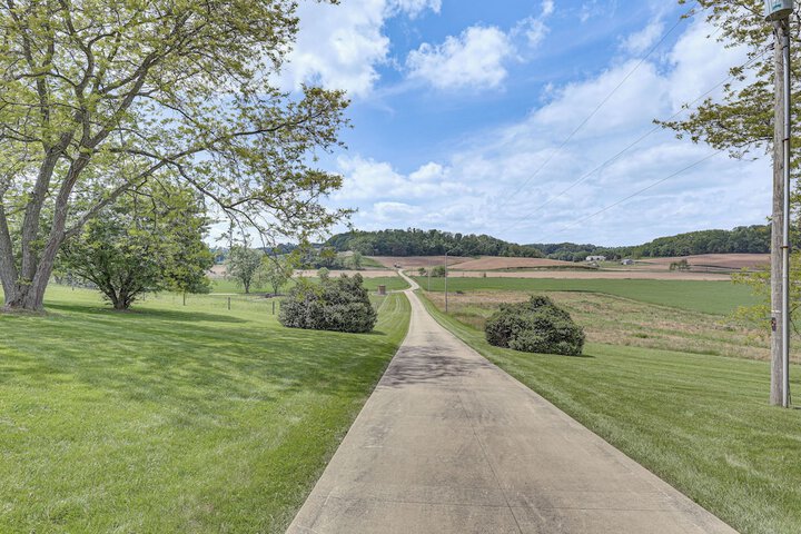 Secluded Ohio Amish Country Getaway w / Fire Pit