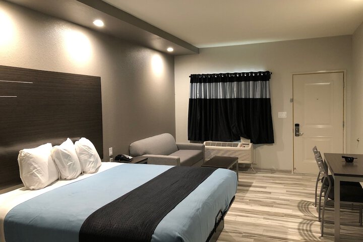 Room 7 of 23