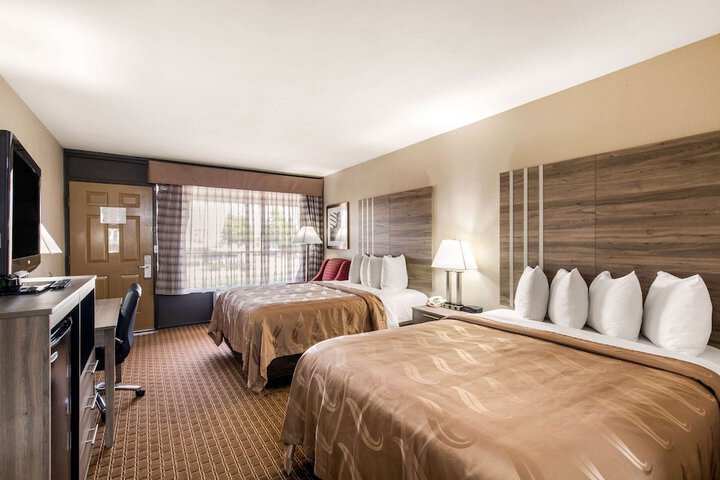 Quality Inn Paris