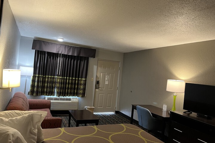 Room 11 of 31