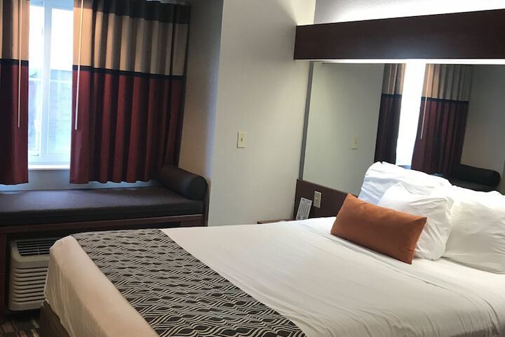 Microtel Inn & Suites by Wyndham Urbandale / Des Moines