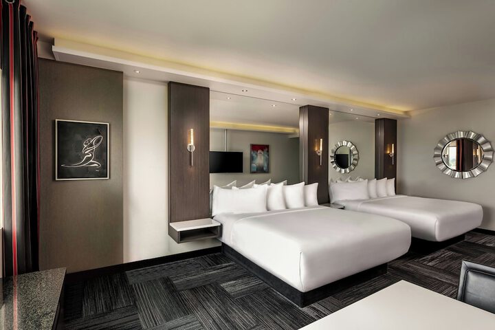 The Davenport Grand Autograph Collection