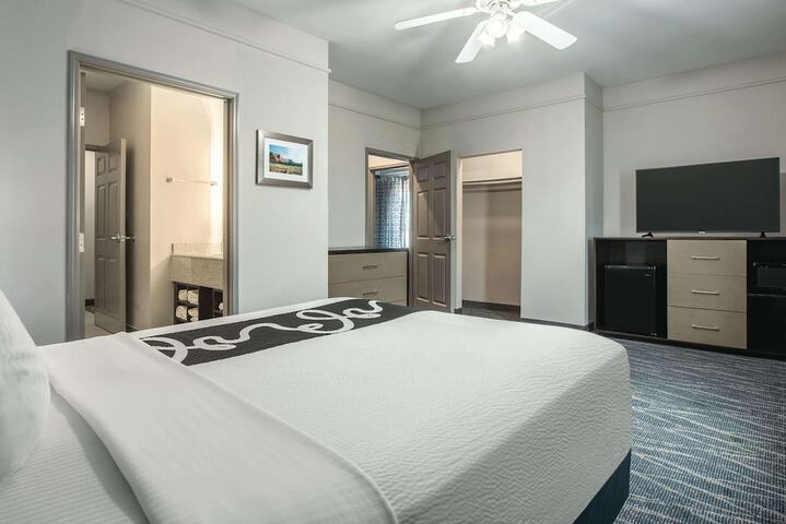 Room 20 of 46