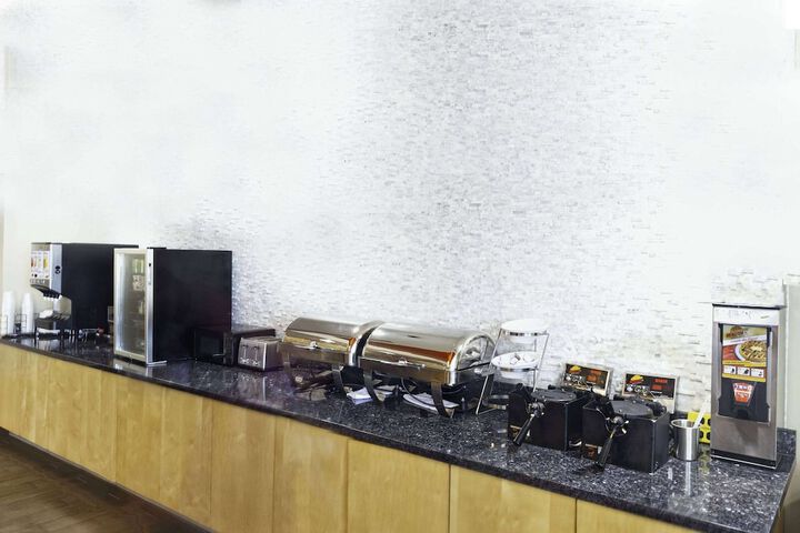 Breakfast/Coffee Service 34 of 39