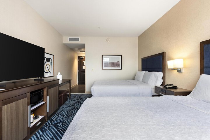 Hampton Inn & Suites Los Angeles - Glendale