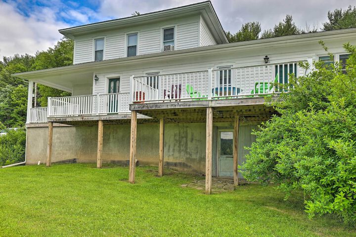 Apartment w / Shared Deck & View of Cowanesque Lake