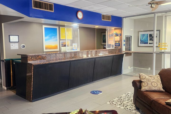Days Inn by Wyndham Washington