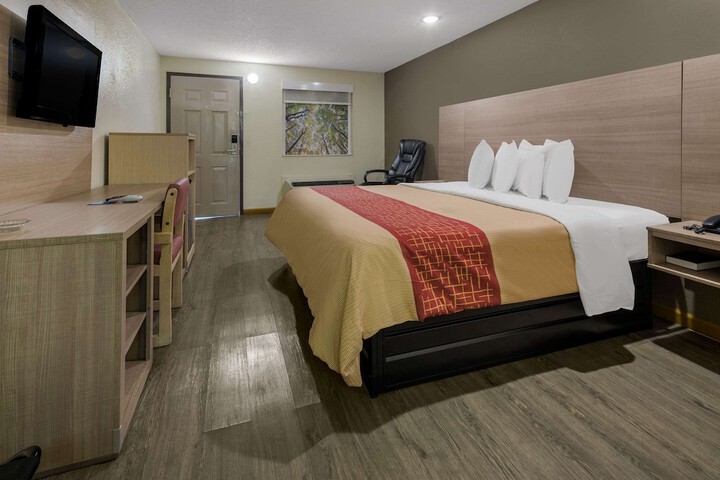Room 9 of 30