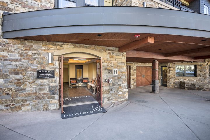 Hotel 3 of 156