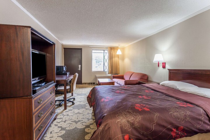 Room 12 of 14