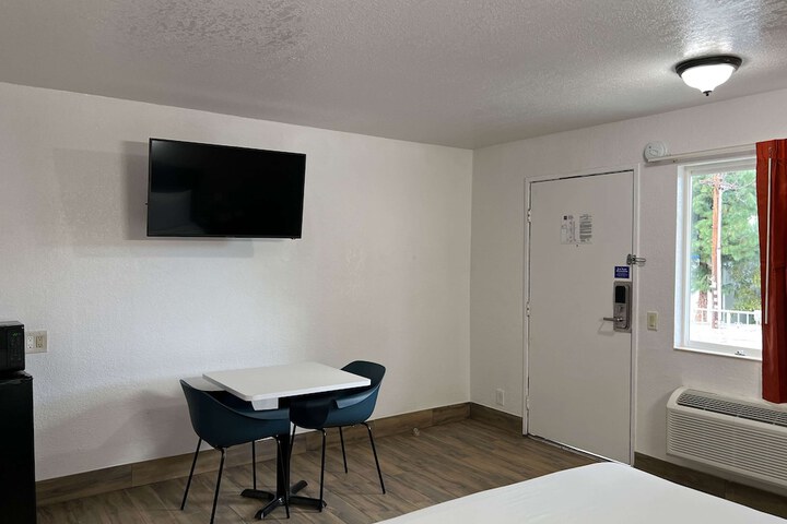 Room 26 of 32
