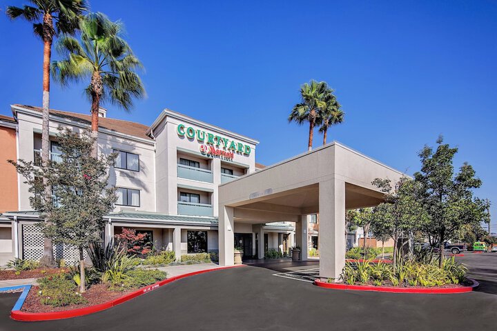 Courtyard by Marriott Oakland Airport