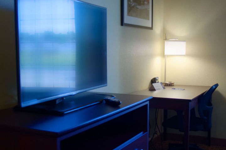 Cobblestone Inn & Suites - Winterset IA