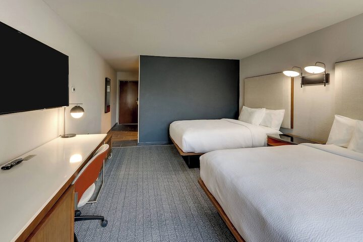 Room 17 of 39