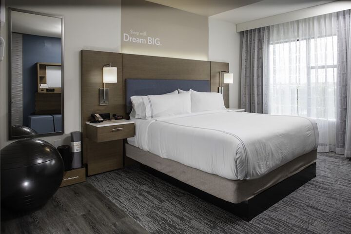 Room 21 of 37