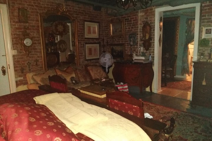 Room 17 of 32