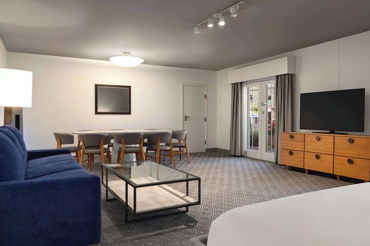 Room 82 of 105