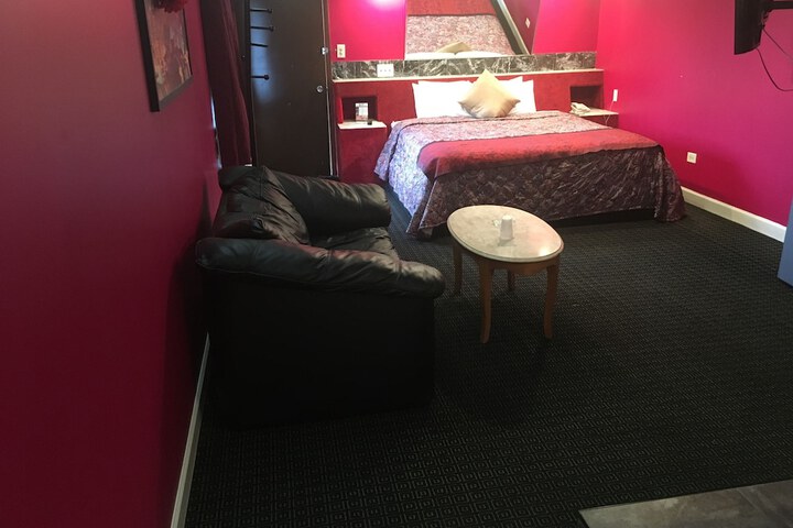 Room 10 of 19