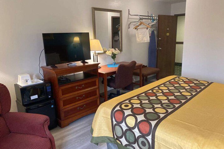 Americas Best Value Inn West Frankfort
