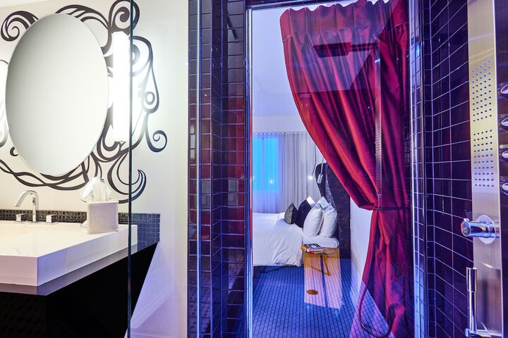 Room 43 of 78