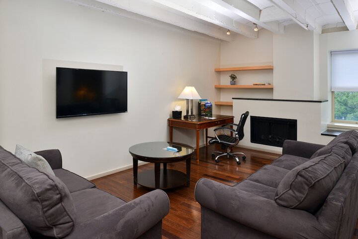 Room 30 of 51