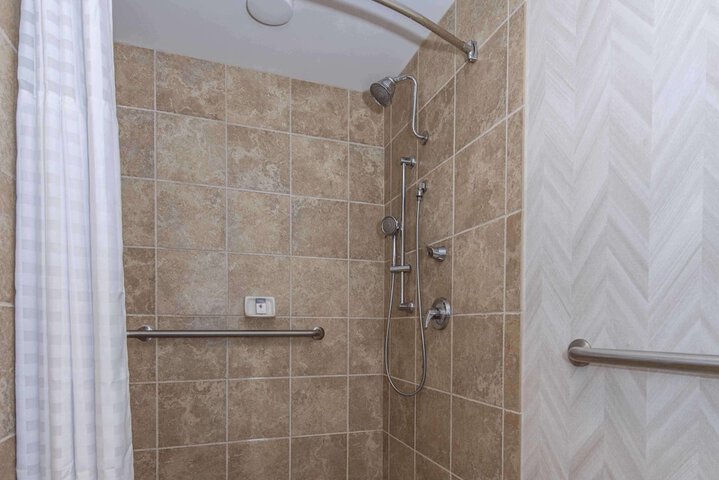 DoubleTree by Hilton North Charleston - Convention Center