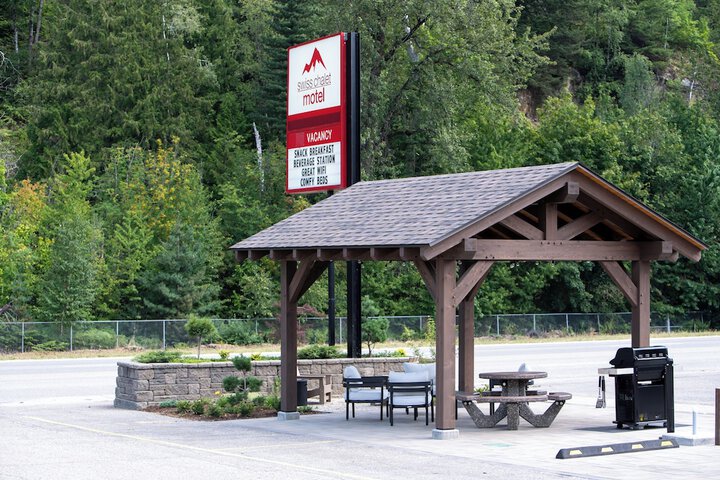 Swiss Chalet Motel