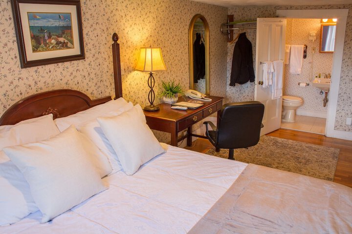 Room 5 of 6