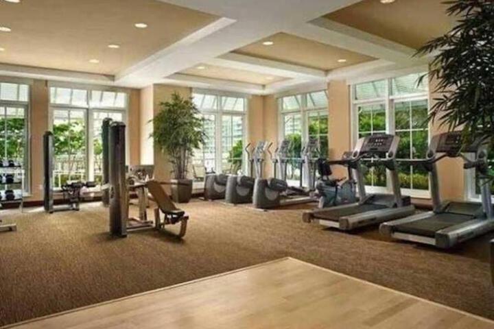 One bedroom in amazing condoBeach pass included!