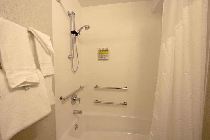 Room 32 of 57