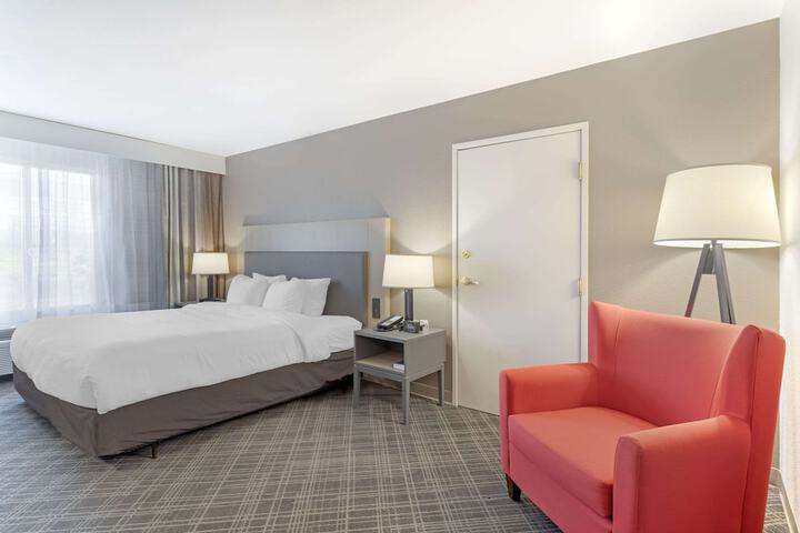 Room 15 of 36