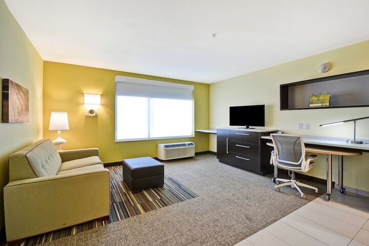Room 28 of 40