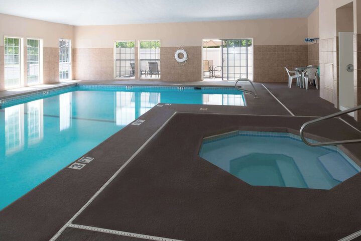 Pool 4 of 63