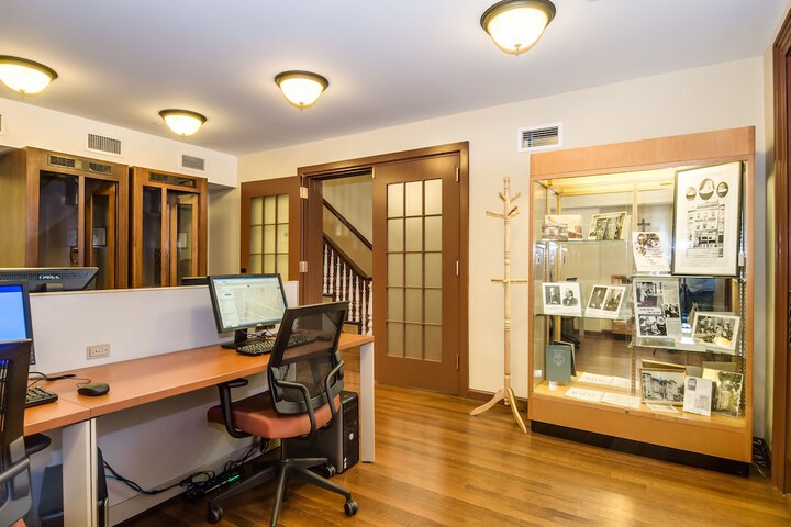 Business Center 33 of 37