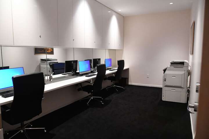Business Center 137 of 142