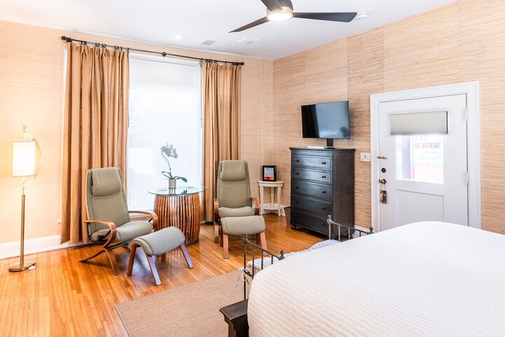 Room 90 of 158