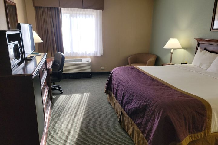 Room 32 of 43