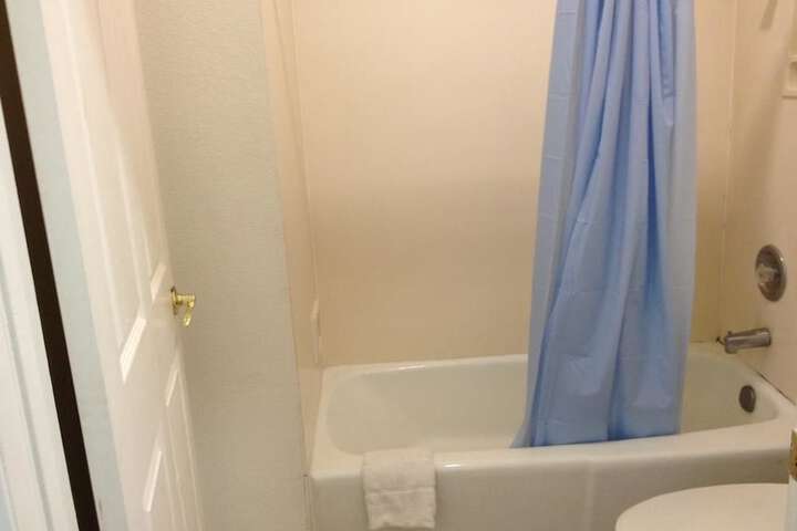 Room 17 of 29