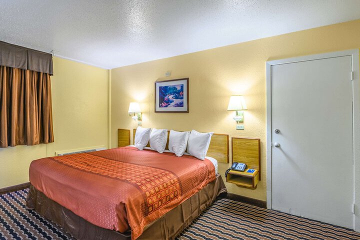 Room 29 of 35