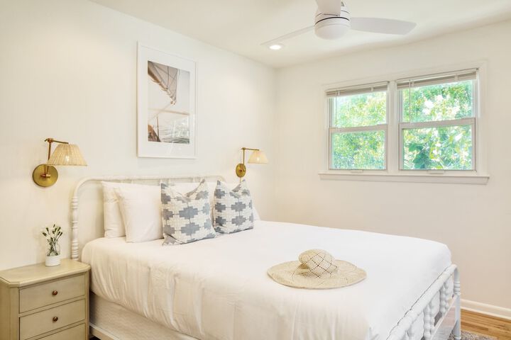 Hemlock by Avantstay Minutes From Folly Beach w / Multiple Patios