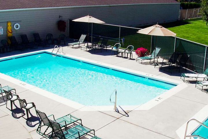 Pool 10 of 66
