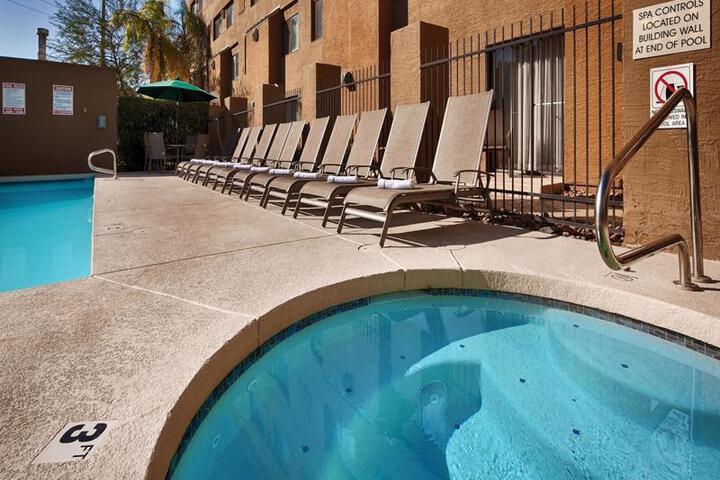BEST WESTERN PLUS TEMPE BY THE MALL