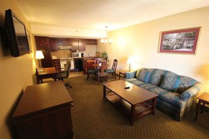 Rodeway Inn & Suites