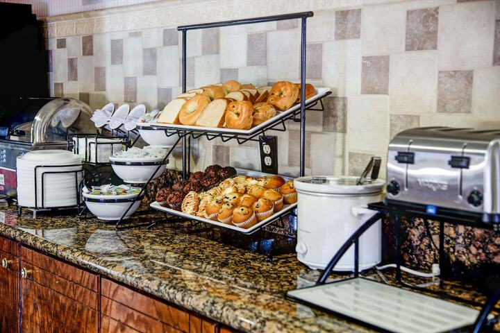 Breakfast/Coffee Service 36 of 41