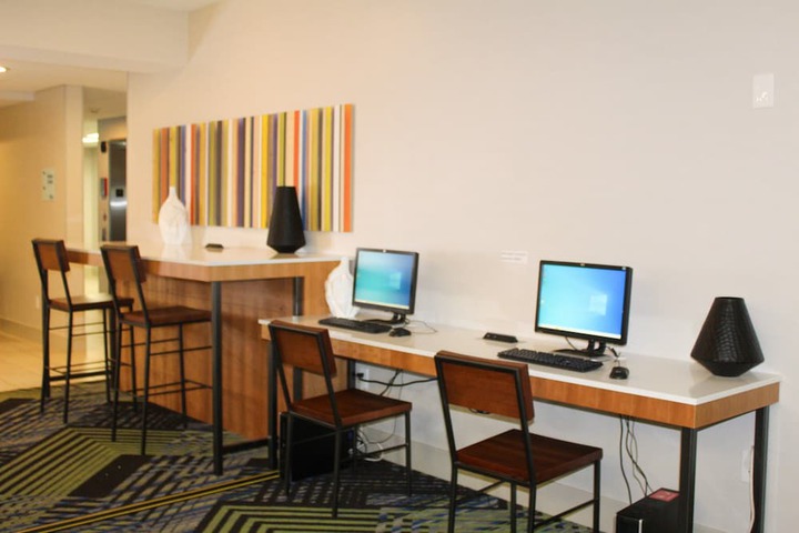 Holiday Inn Express & Suites Martinsville by IHG